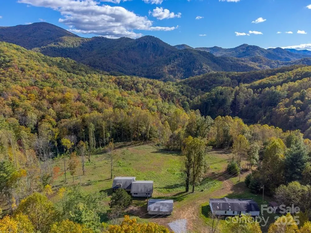 8125 Ellijay Road Franklin, NC 28734