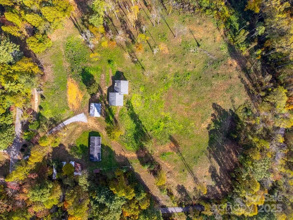 8125 Ellijay Road Franklin, NC 28734