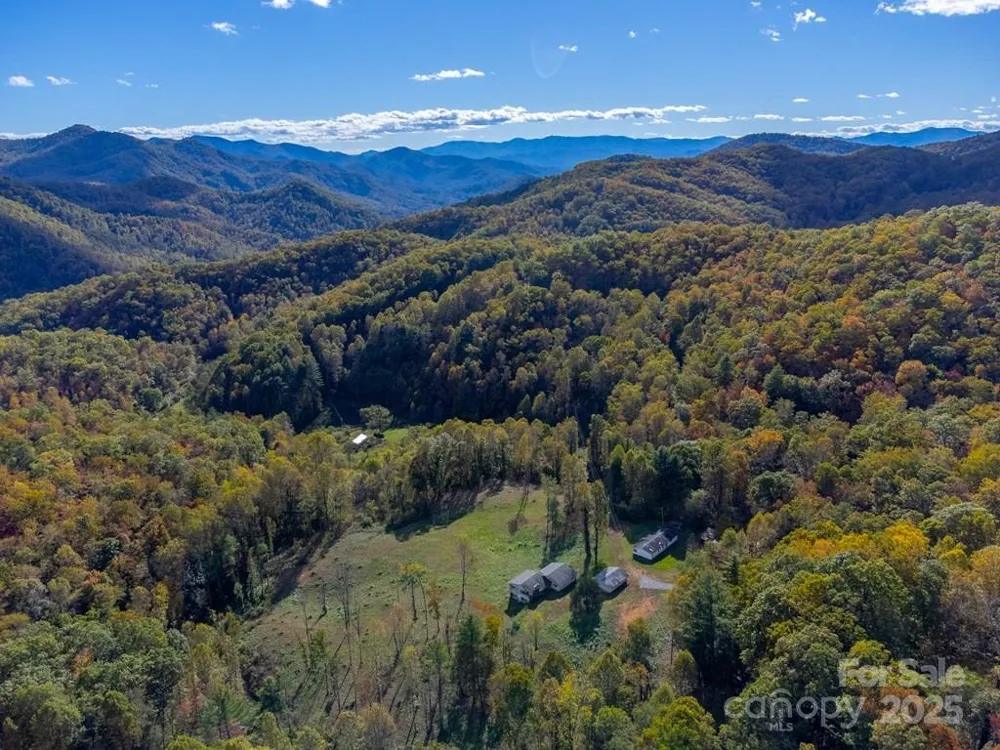 8125 Ellijay Road Franklin, NC 28734