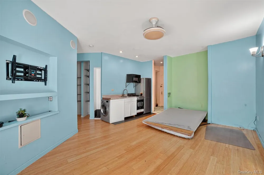 941 Jerome Avenue #8F Bronx, NY 10452