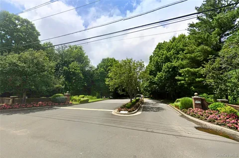 12 Hickory Drive