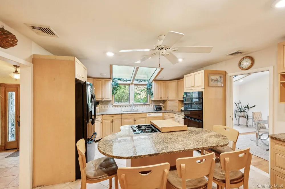 4 Ivy Place Shelter Island, NY 11964