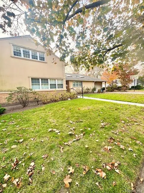 573 Fairway Drive Woodmere, NY 11598