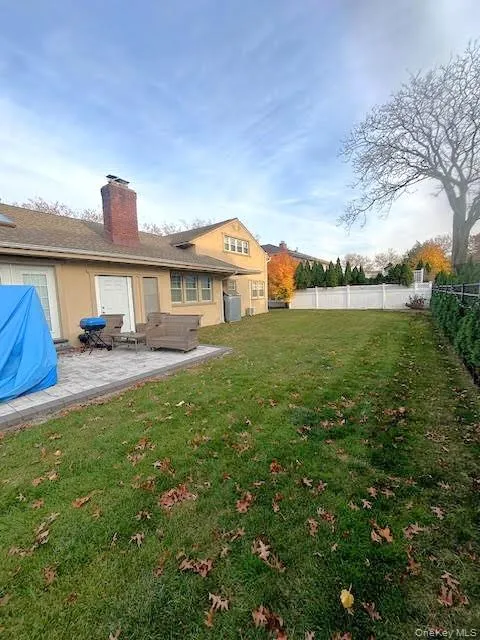 573 Fairway Drive Woodmere, NY 11598
