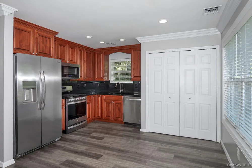 145 Horizon View Drive #145 Farmingville, NY 11738
