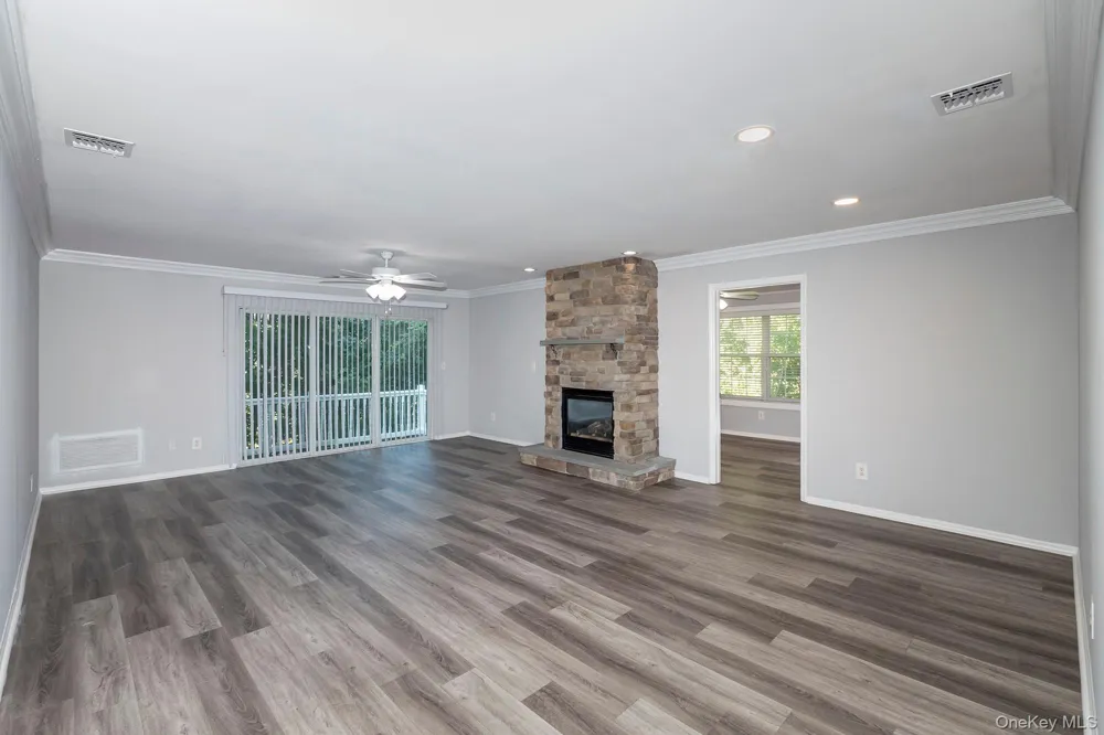 145 Horizon View Drive #145 Farmingville, NY 11738