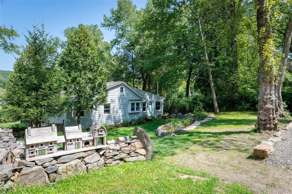 9 S Shore Drive South Salem, NY 10590
