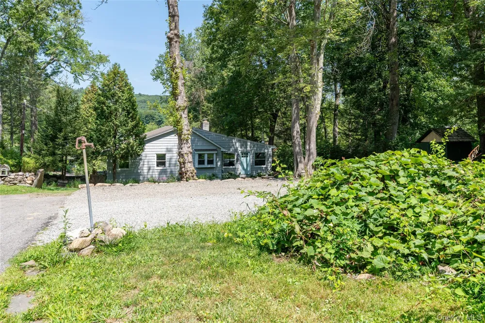 9 S Shore Drive South Salem, NY 10590