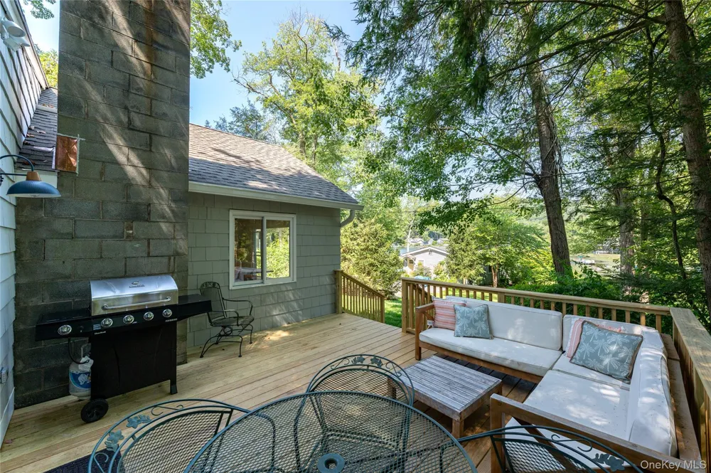 9 S Shore Drive South Salem, NY 10590