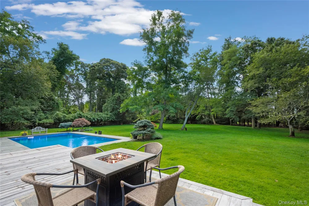 12 Fish Cove Road Southampton, NY 11968