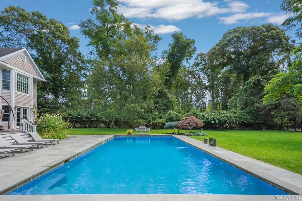 12 Fish Cove Road Southampton, NY 11968
