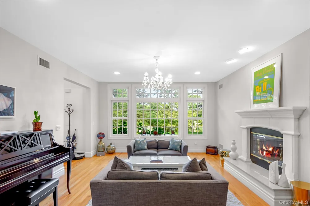 12 Fish Cove Road Southampton, NY 11968