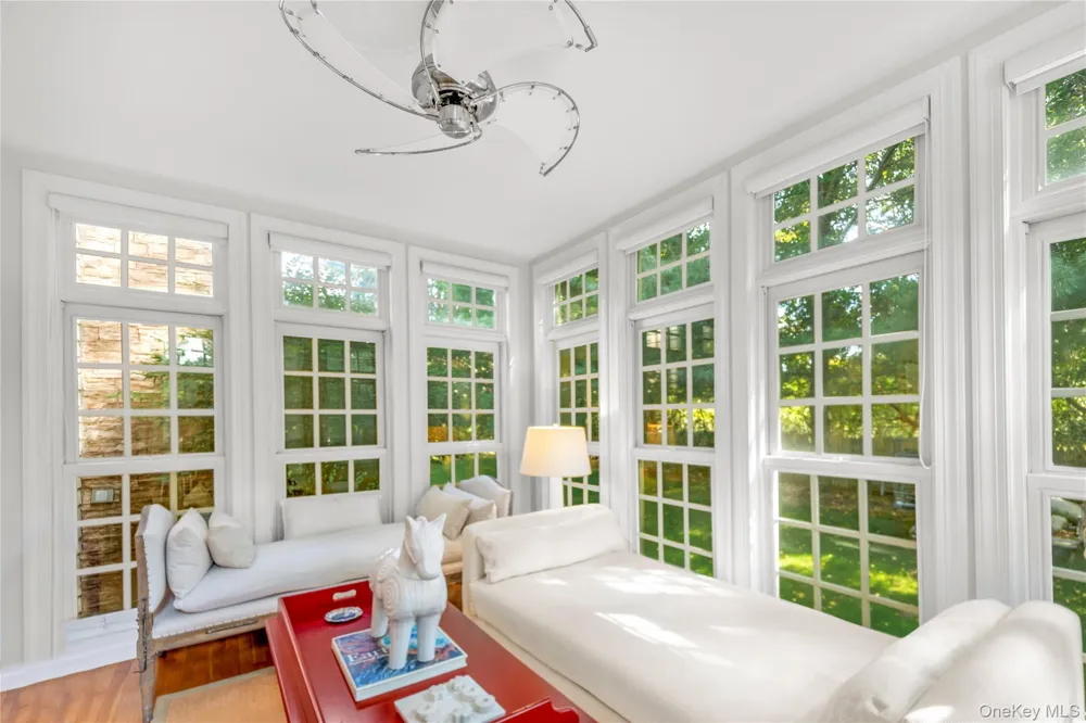 12 Fish Cove Road Southampton, NY 11968