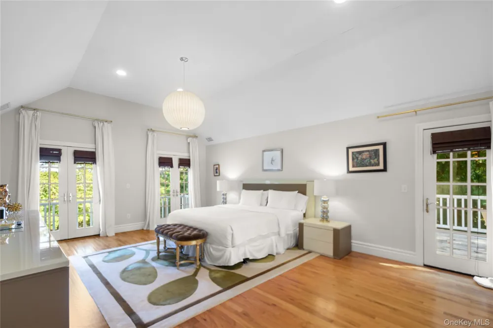 12 Fish Cove Road Southampton, NY 11968