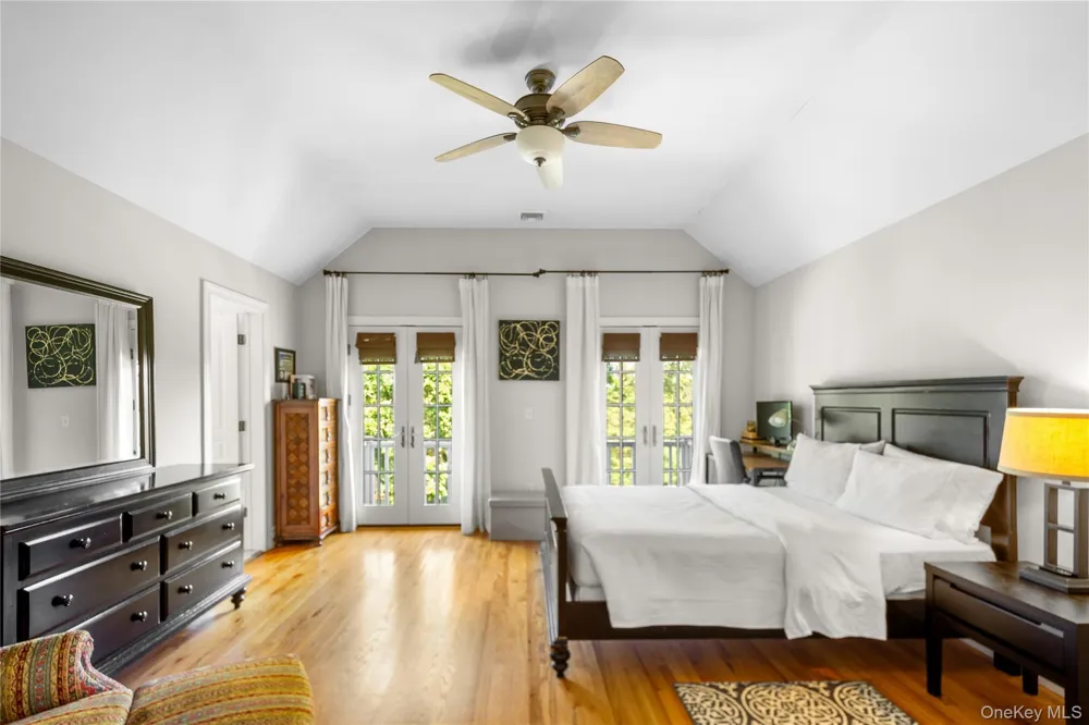 12 Fish Cove Road Southampton, NY 11968