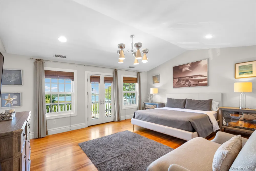 12 Fish Cove Road Southampton, NY 11968