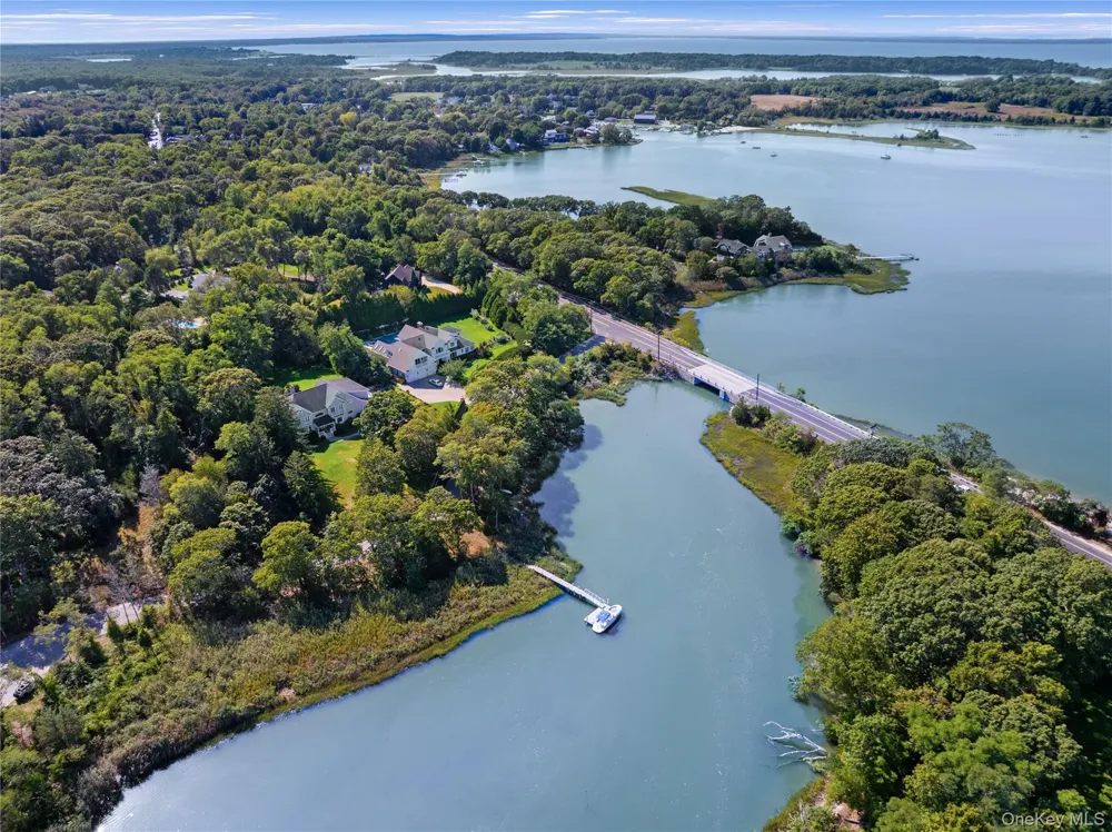 12 Fish Cove Road Southampton, NY 11968