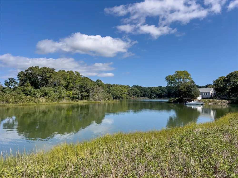 12 Fish Cove Road Southampton, NY 11968
