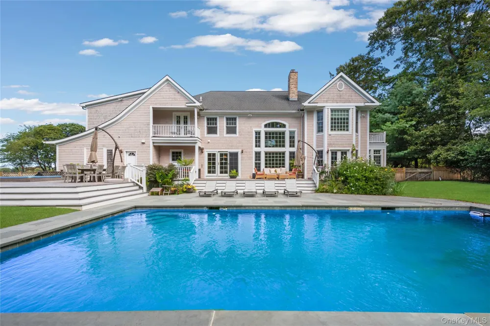 12 Fish Cove Road Southampton, NY 11968