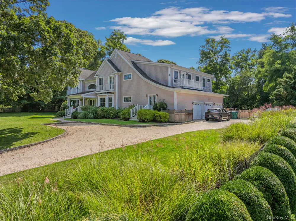 12 Fish Cove Road Southampton, NY 11968