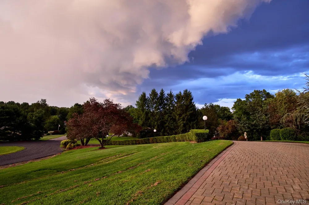 27 Westview Drive Wallkill, NY 12589