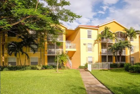4105 RESIDENCE DRIVE #717