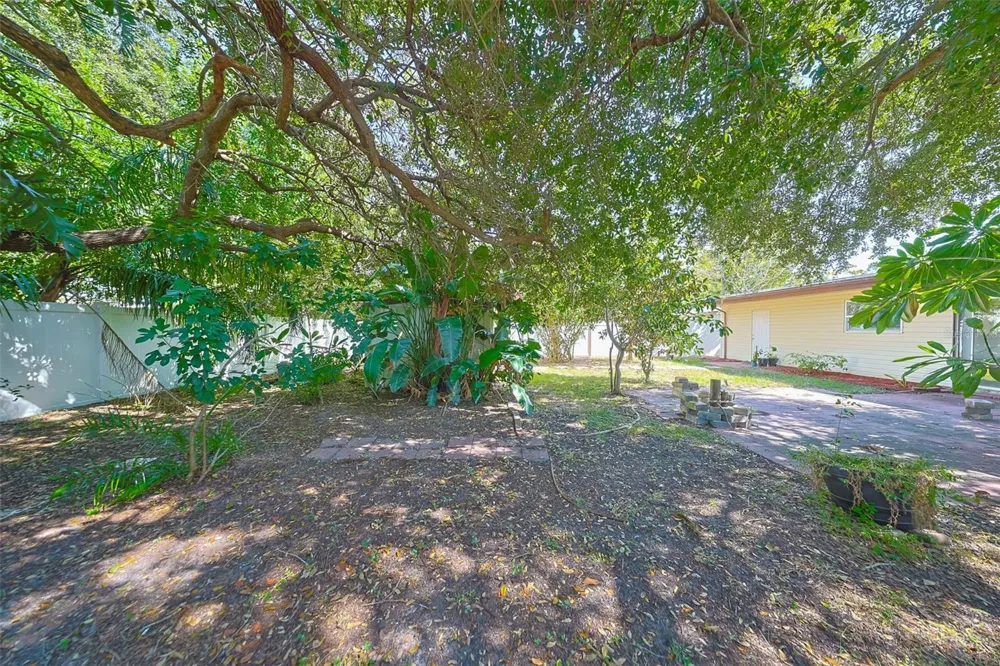 1507 76TH AVENUE St Petersburg, FL 33702