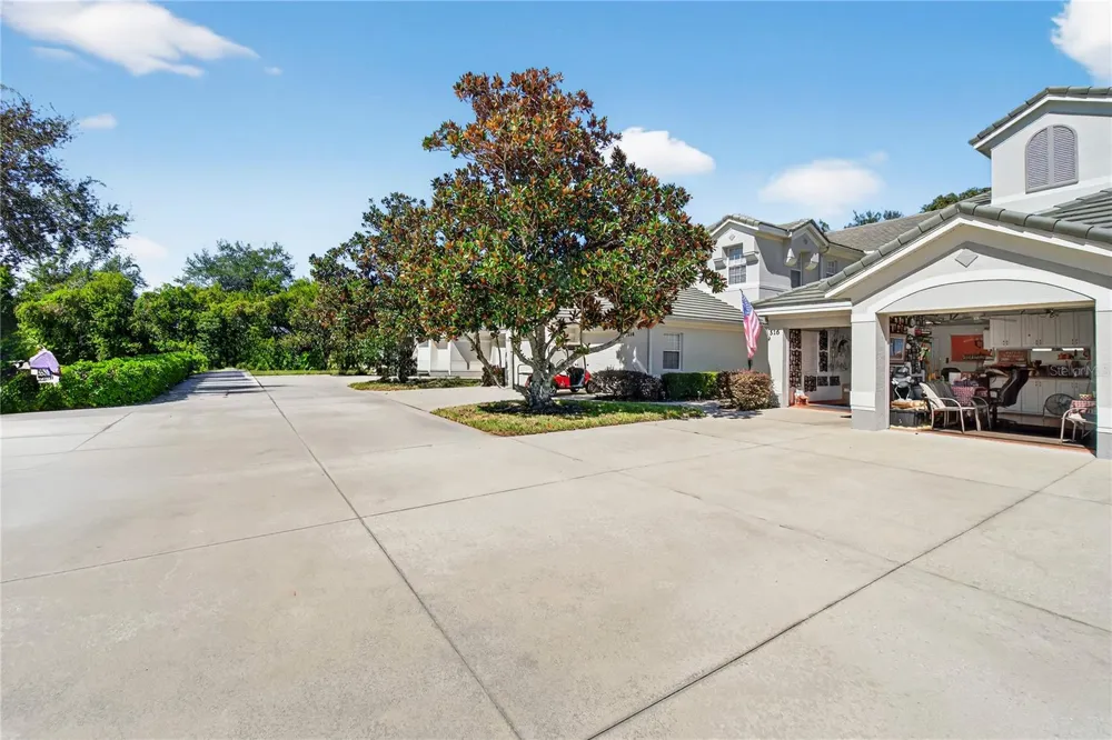 516 GRASSLANDS VILLAGE CIRCLE Lakeland, FL 33803