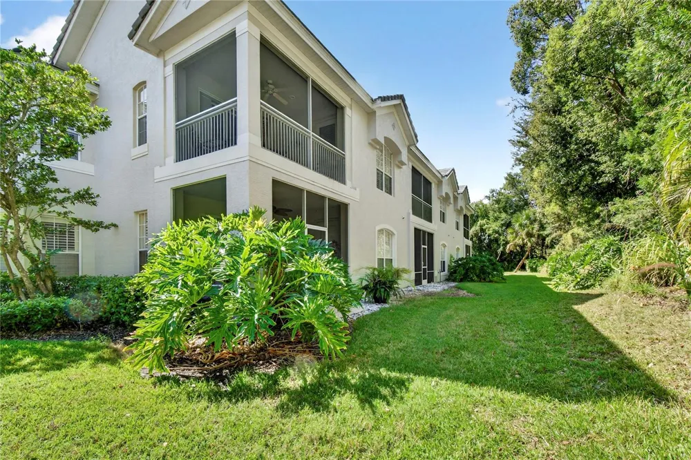 516 GRASSLANDS VILLAGE CIRCLE Lakeland, FL 33803