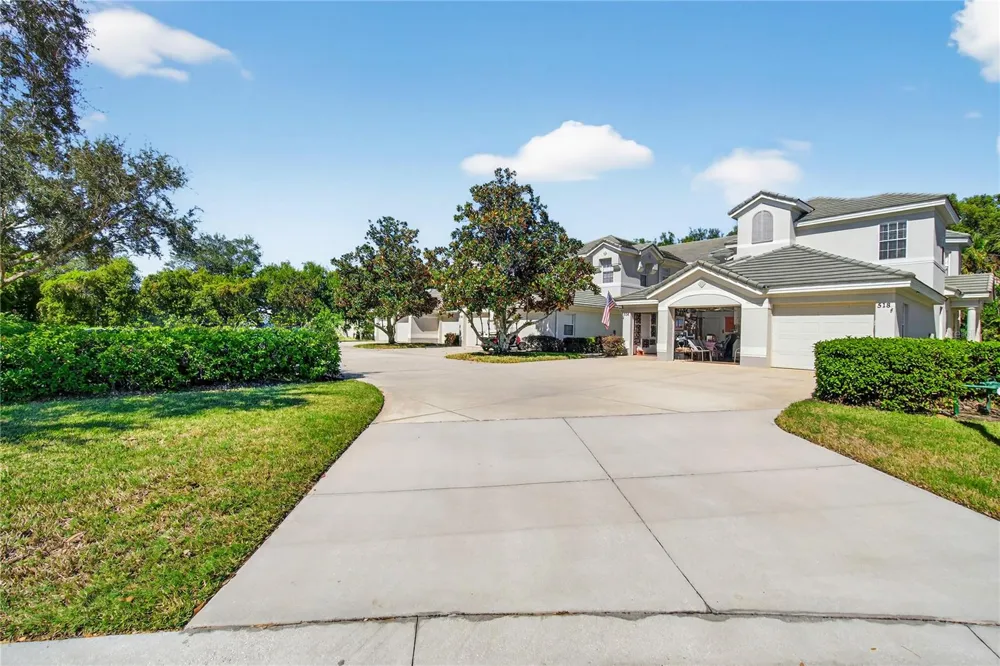 516 GRASSLANDS VILLAGE CIRCLE Lakeland, FL 33803