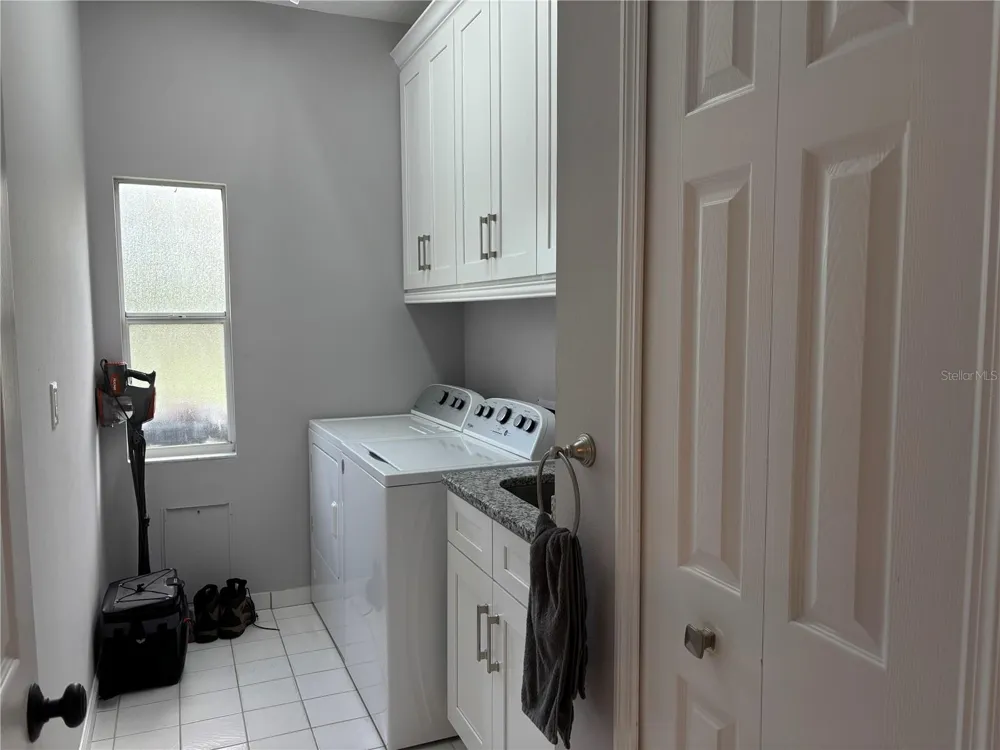 1950 BERN CREEK LOOP Sarasota, FL 34240