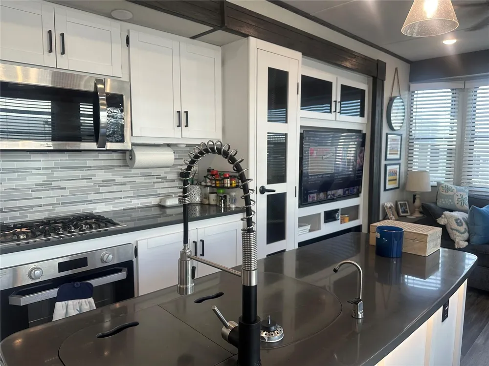 136 BAHIA DRIVE Palmetto, FL 34221