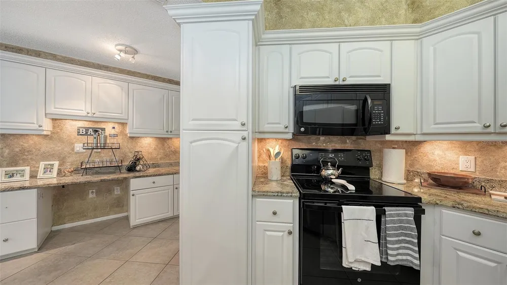 2246 CORK OAK STREET W Sarasota, FL 34232