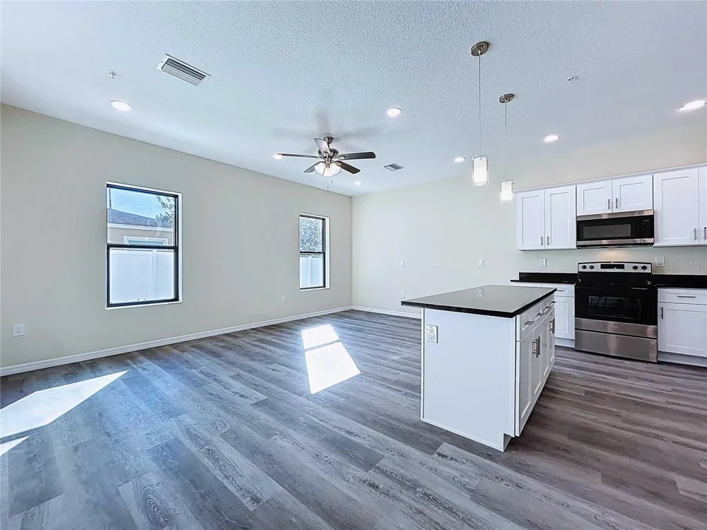 4370 CAMBIO GARDENS COURT Tampa, FL 33610