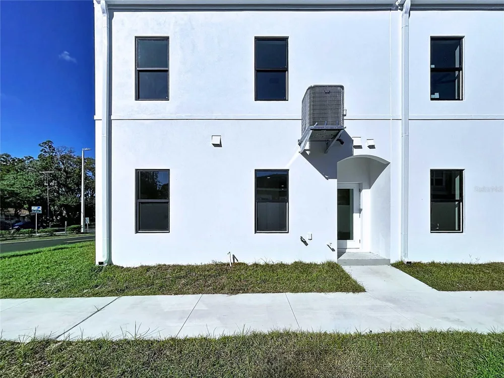 4370 CAMBIO GARDENS COURT Tampa, FL 33610