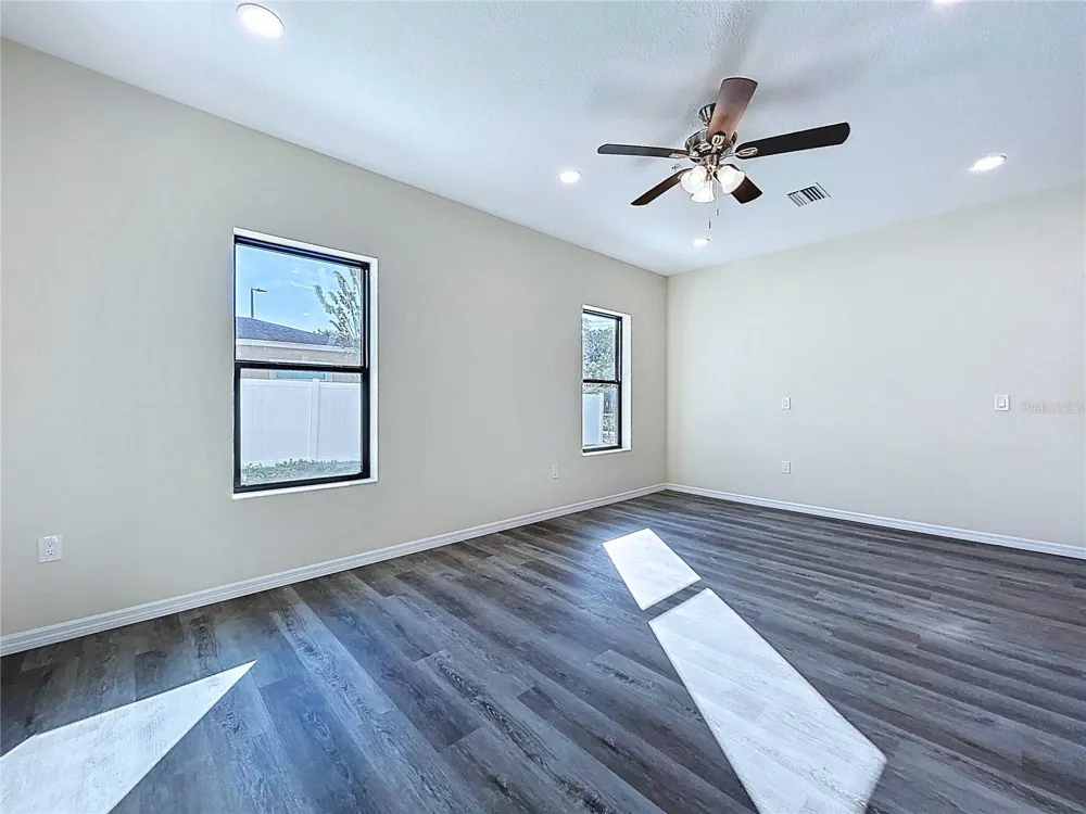 4368 CAMBIO GARDENS COURT Tampa, FL 33610