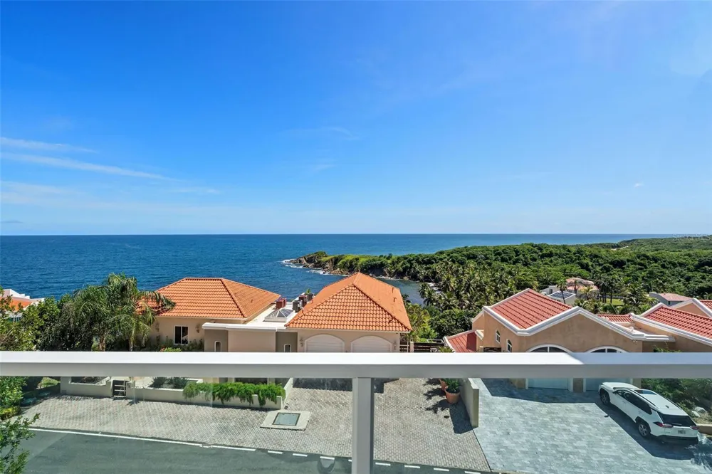 1 SHELL CASTLE CLUB #74 Humacao, PR 00791
