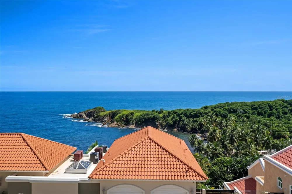 1 SHELL CASTLE CLUB #74 Humacao, PR 00791