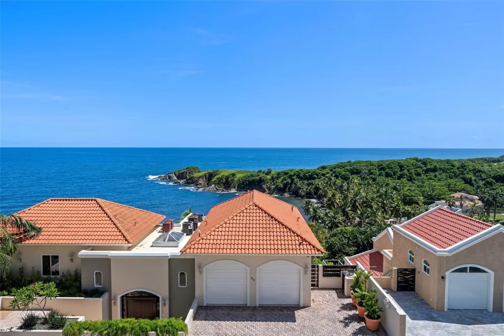 1 SHELL CASTLE CLUB #74 Humacao, PR 00791