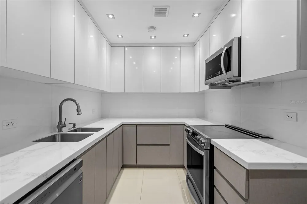 1 SHELL CASTLE CLUB #74 Humacao, PR 00791