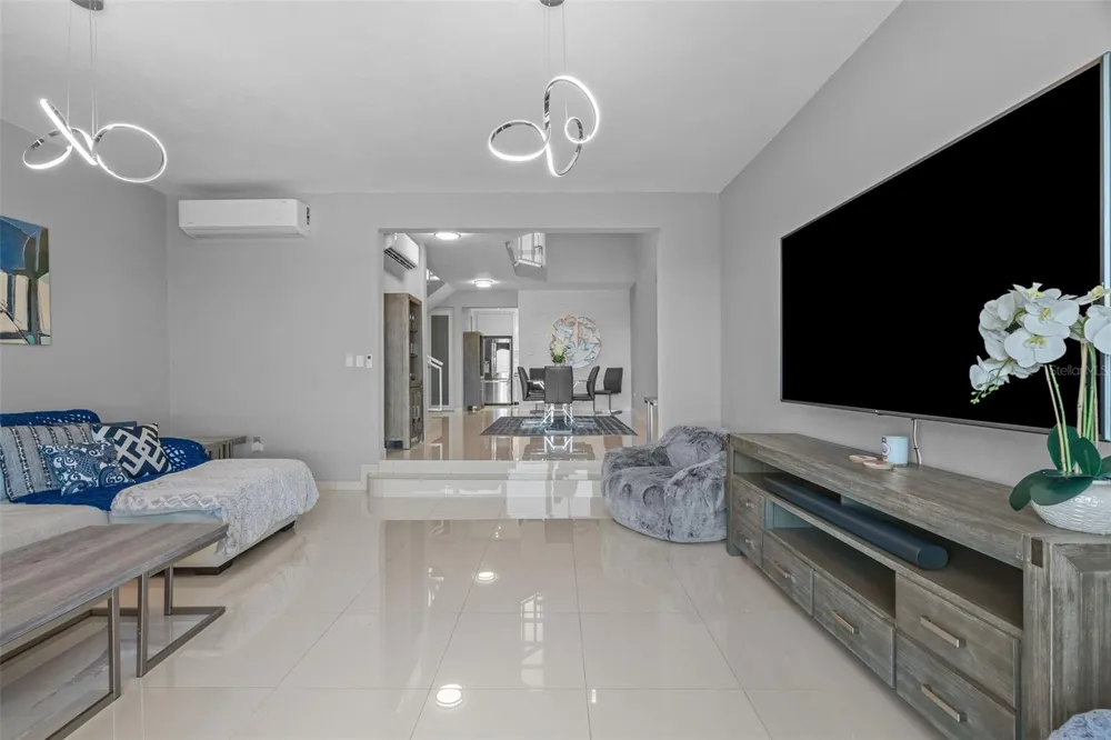 1 SHELL CASTLE CLUB #74 Humacao, PR 00791