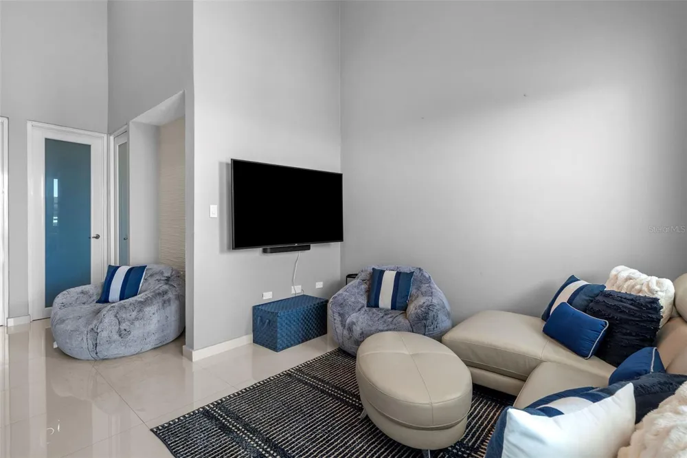 1 SHELL CASTLE CLUB #74 Humacao, PR 00791