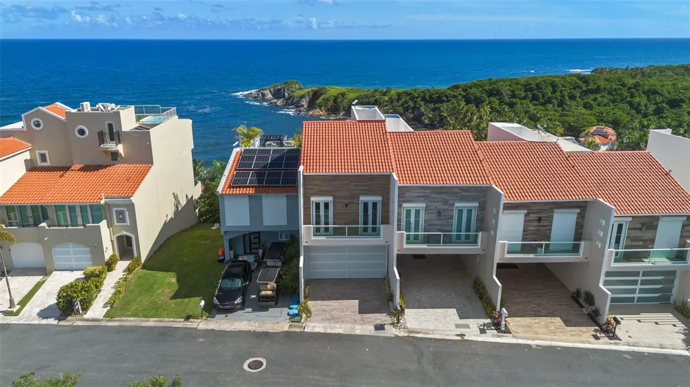 1 SHELL CASTLE CLUB #74 Humacao, PR 00791