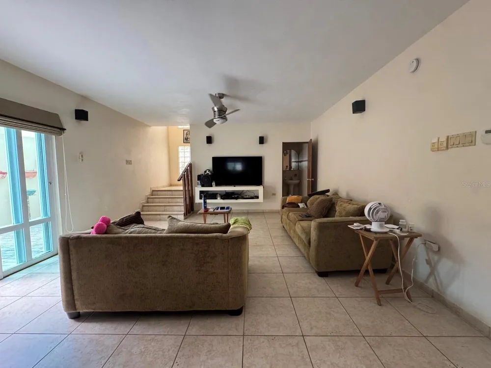 2 B-15 URB. ALTURAS DE MONTE BRISAS Gurabo, PR 00778