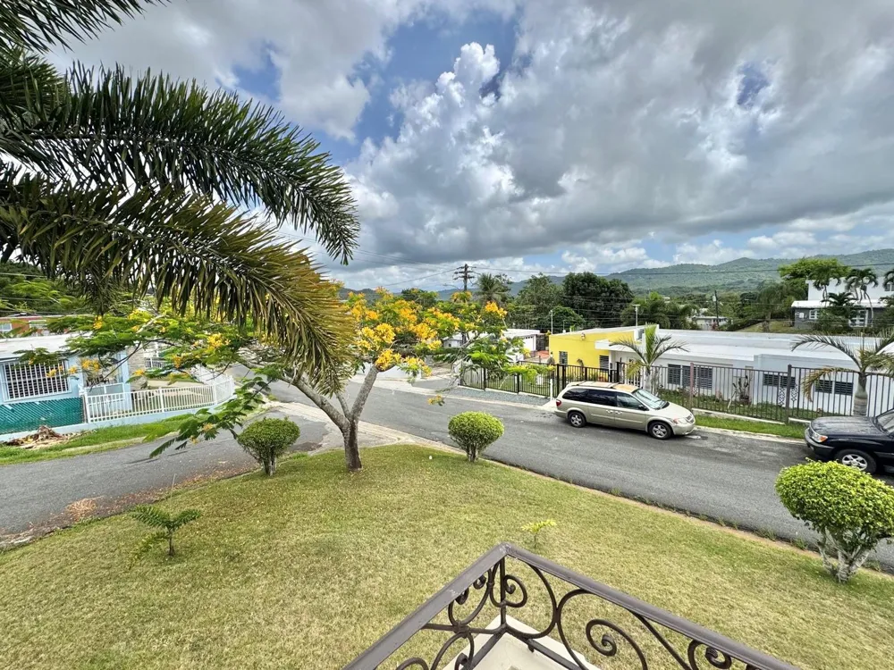 2 B-15 URB. ALTURAS DE MONTE BRISAS Gurabo, PR 00778