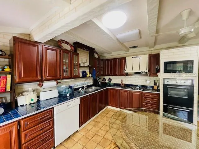 550 46TH STREET Sarasota, FL 34234