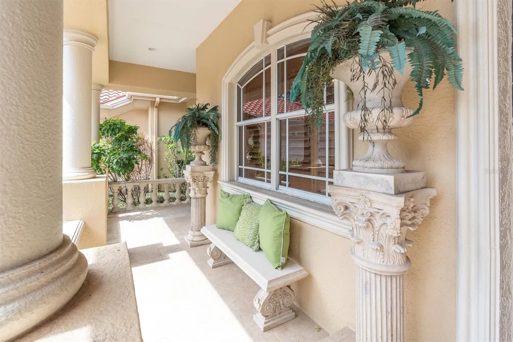 2861 ROEHAMPTON CLOSE Tarpon Springs, FL 34688