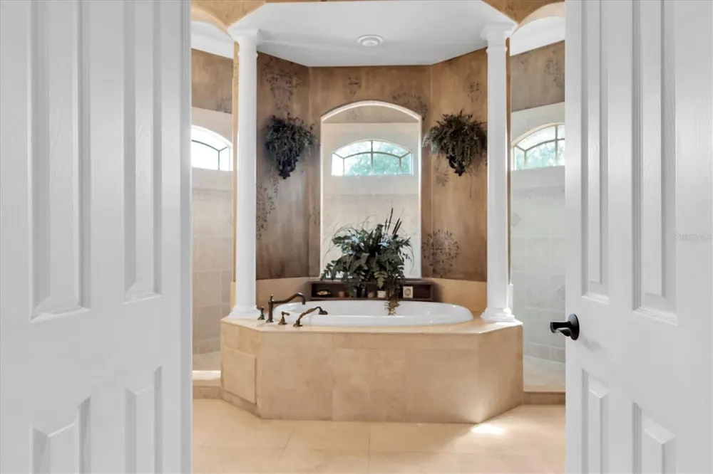 2861 ROEHAMPTON CLOSE Tarpon Springs, FL 34688