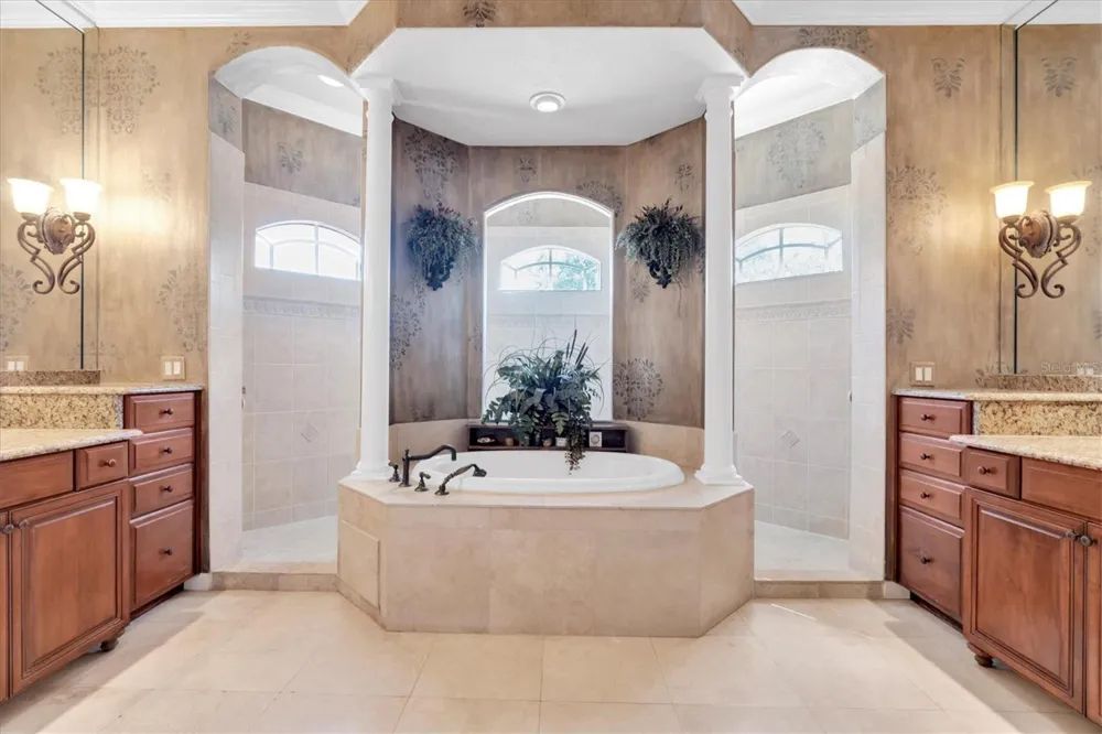 2861 ROEHAMPTON CLOSE Tarpon Springs, FL 34688