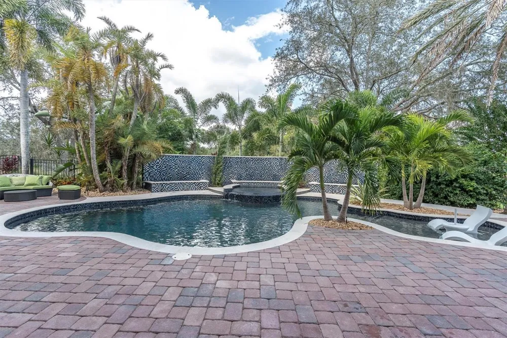 2861 ROEHAMPTON CLOSE Tarpon Springs, FL 34688